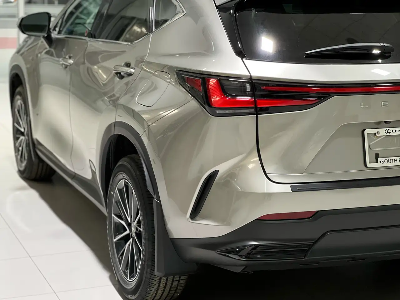 Lexus NX снимка Lexus NX