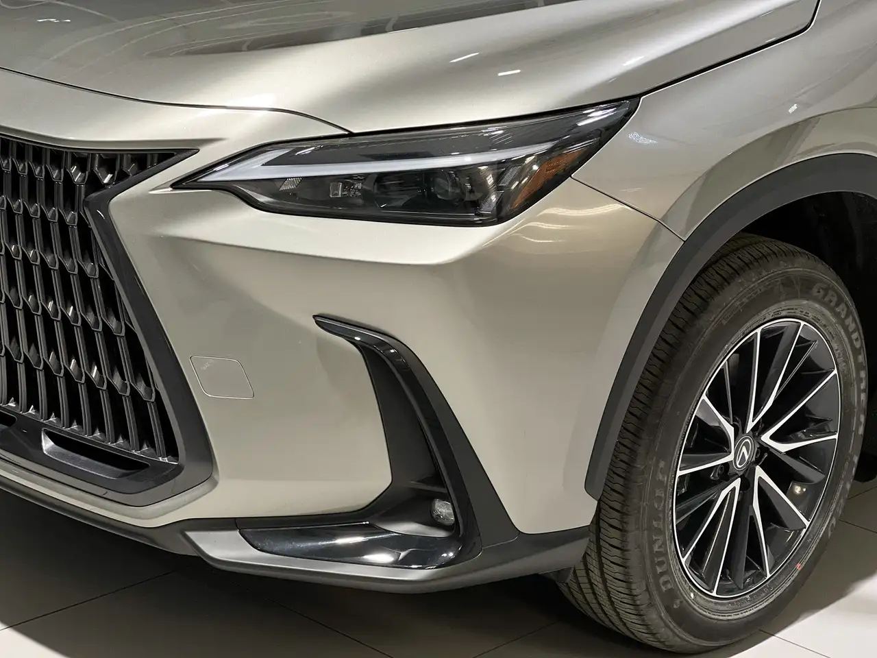 Lexus NX снимка Lexus NX