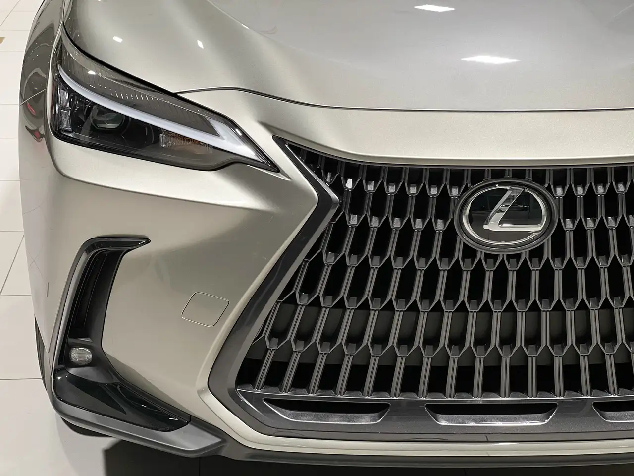 Lexus NX снимка Lexus NX