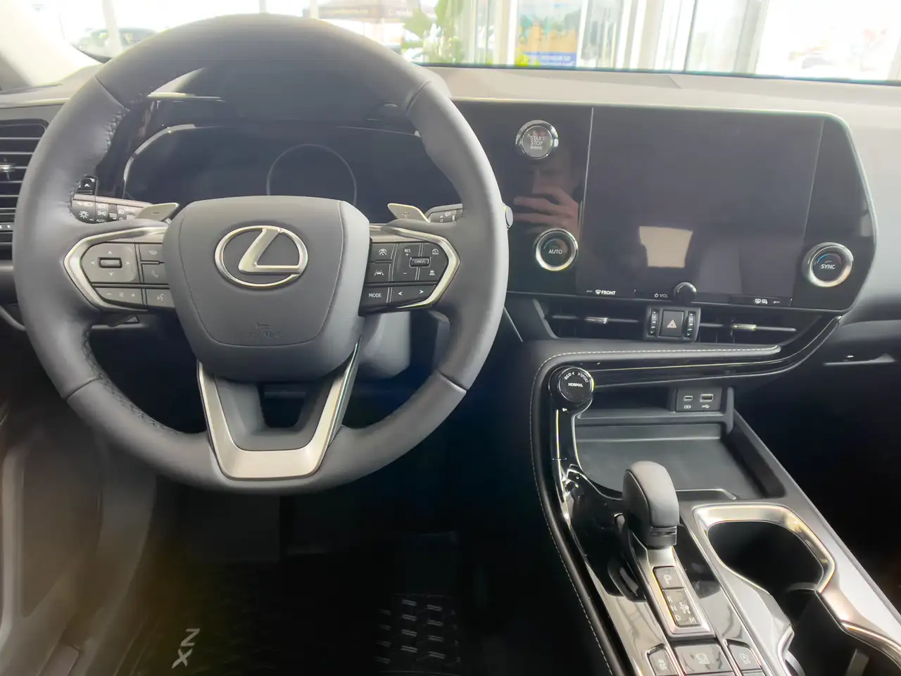 Lexus NX снимка Lexus NX