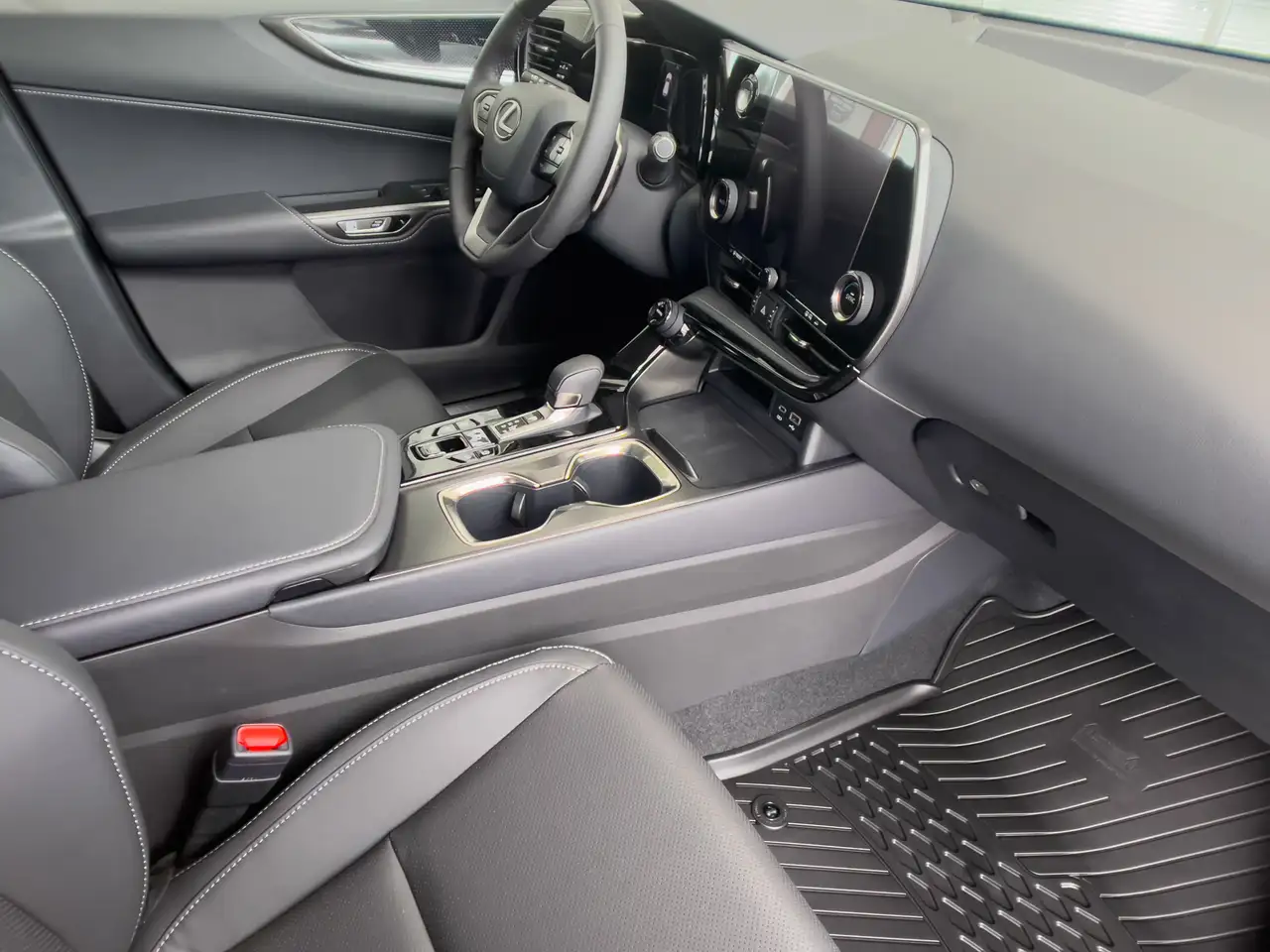 Lexus NX снимка Lexus NX