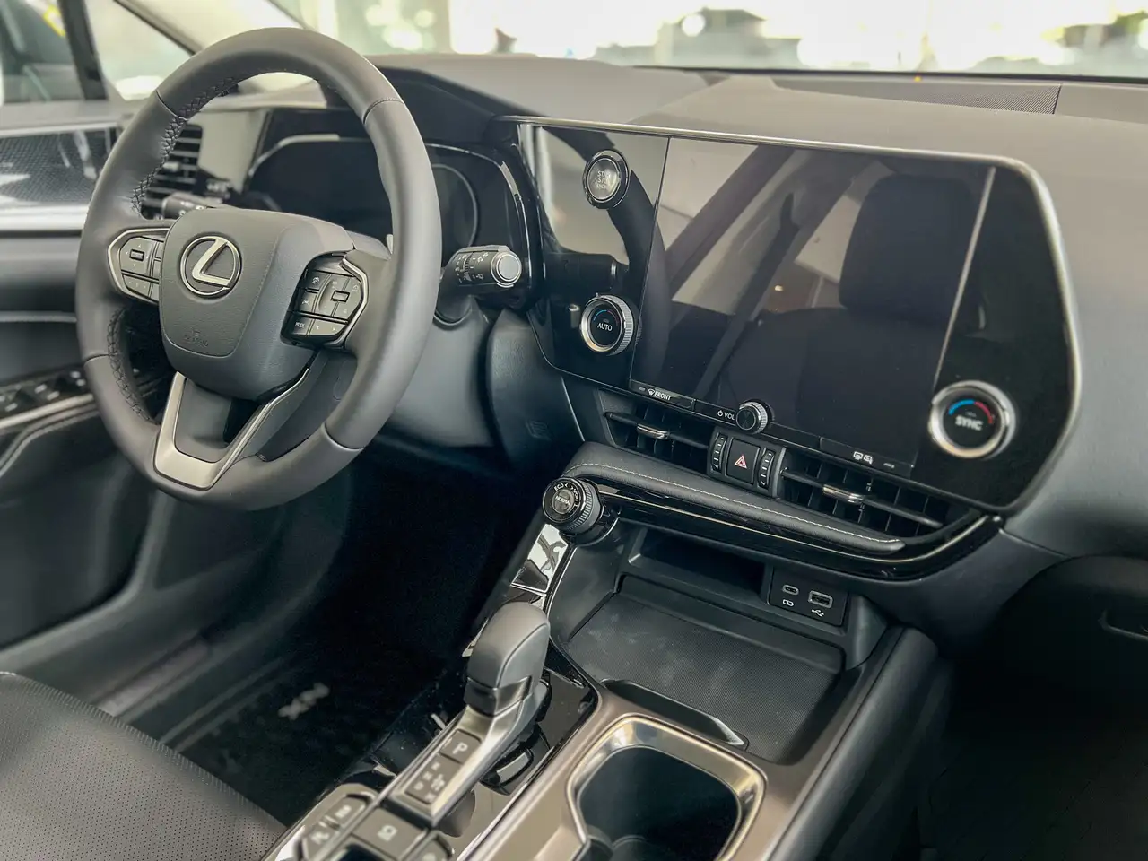 Lexus NX снимка Lexus NX