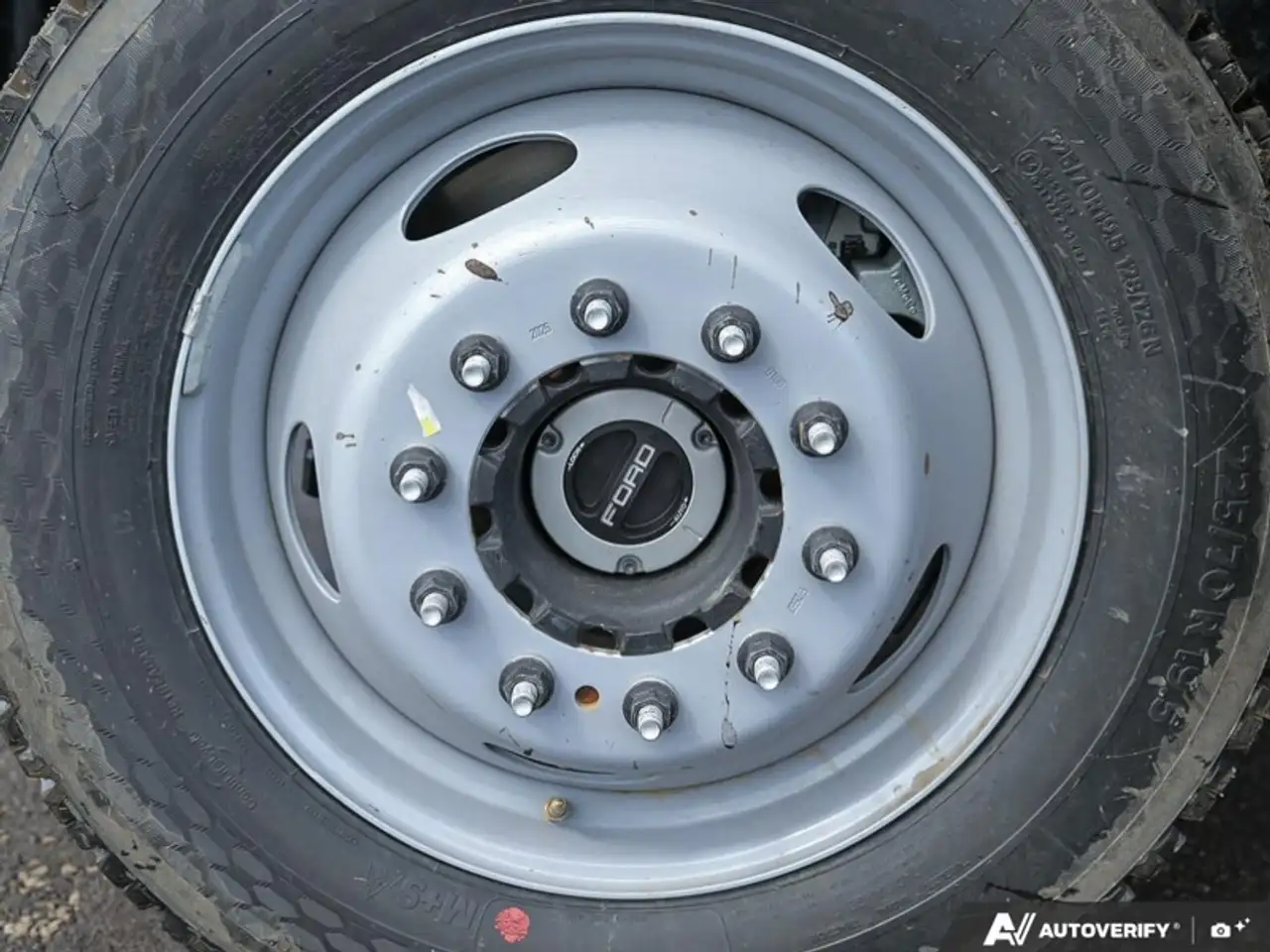 Ford F-550 Super Duty снимка Ford F-550 Super Duty