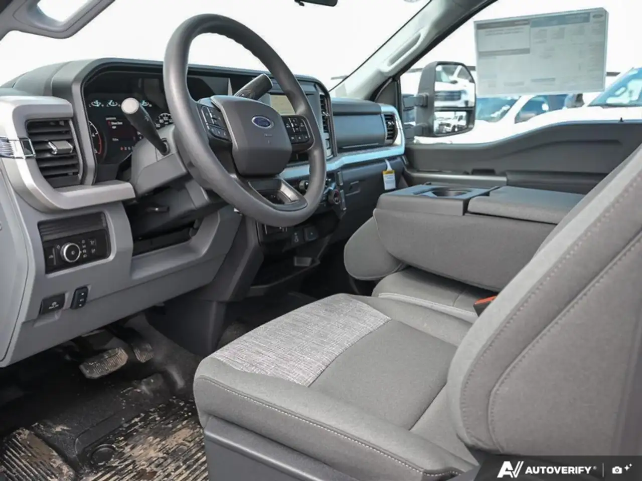 Ford F-550 Super Duty снимка Ford F-550 Super Duty