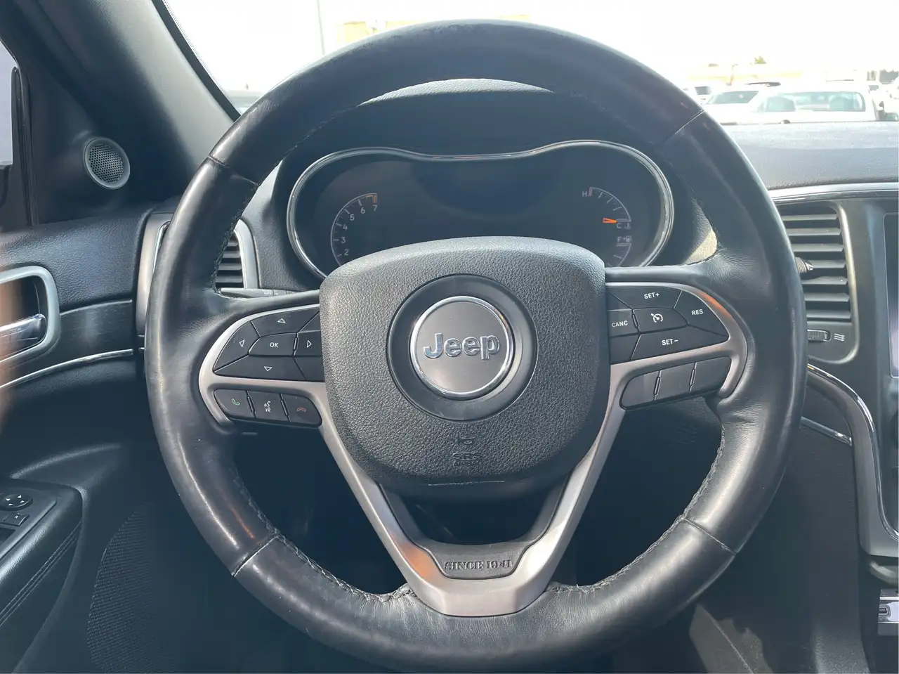 Jeep Grand Cherokee photo Jeep Grand Cherokee