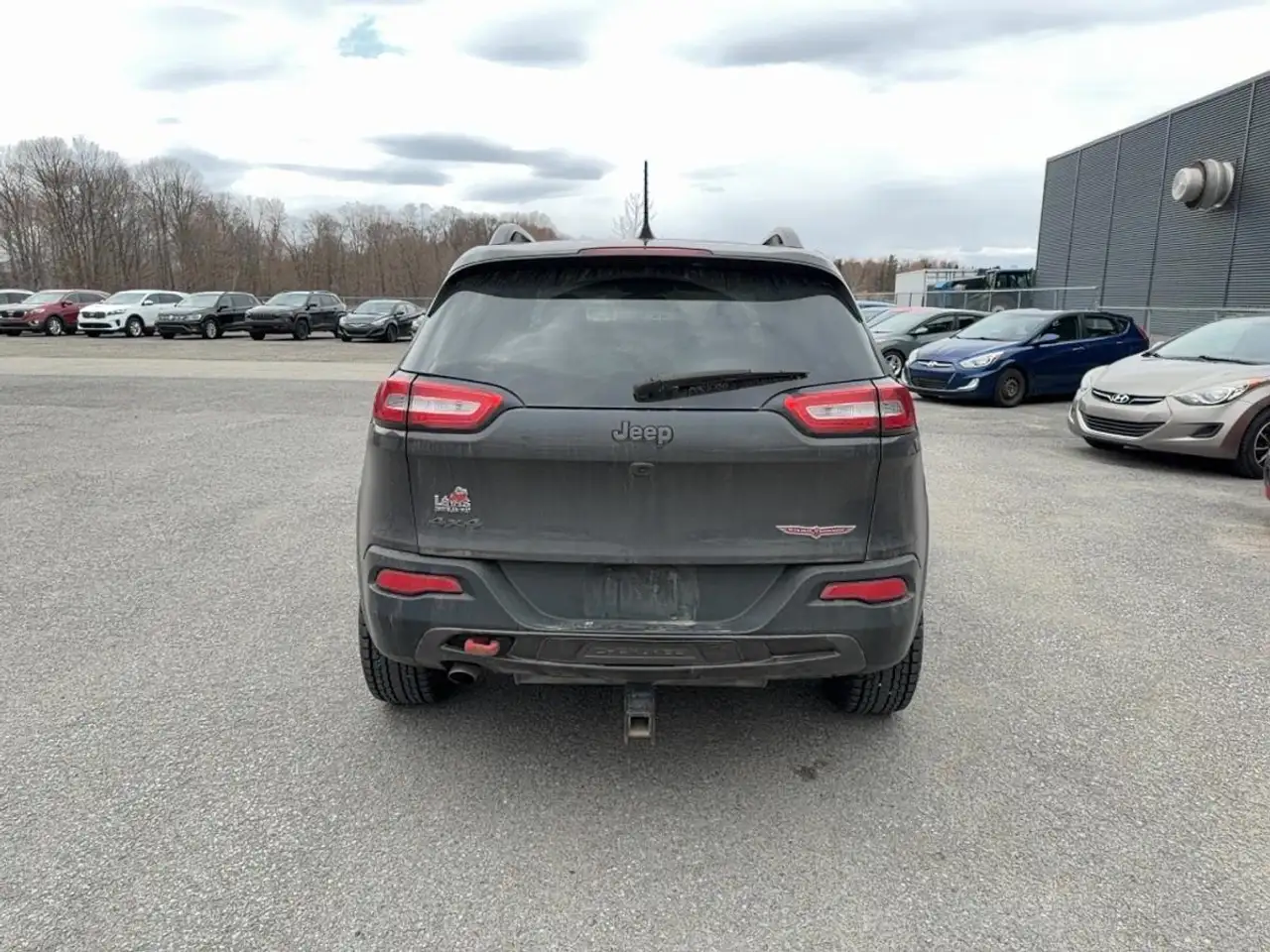 Jeep Cherokee снимка Jeep Cherokee