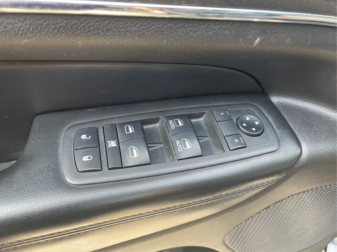 Jeep Grand Cherokee photo Jeep Grand Cherokee