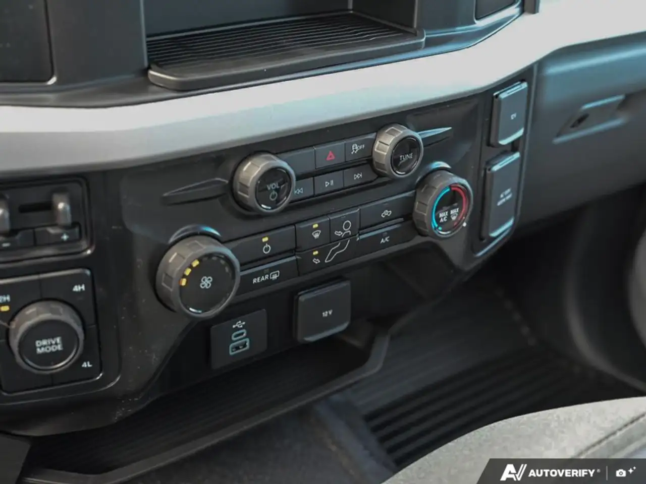 Ford F-550 Super Duty снимка Ford F-550 Super Duty