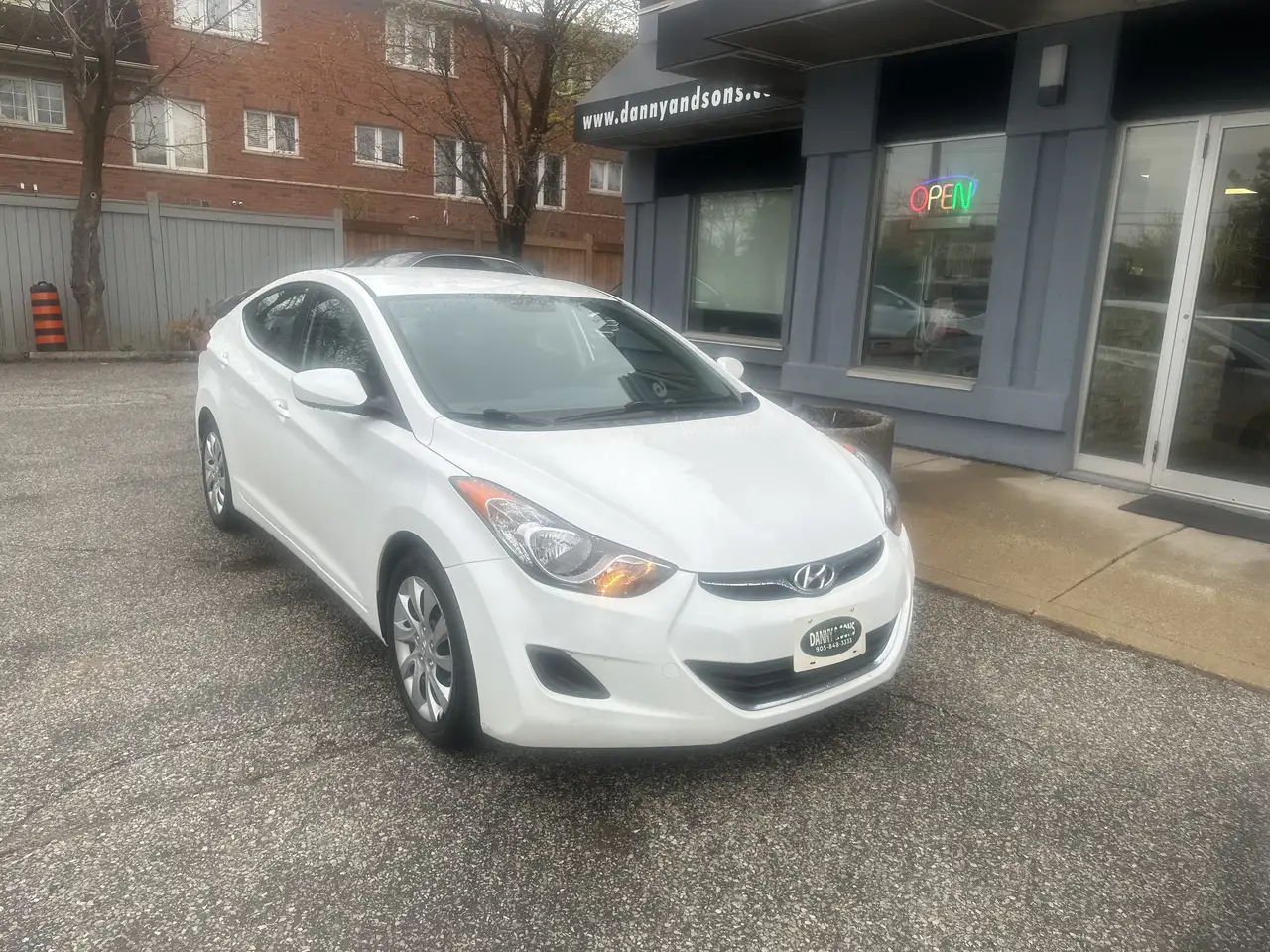 Hyundai ELANTRA снимка Hyundai ELANTRA