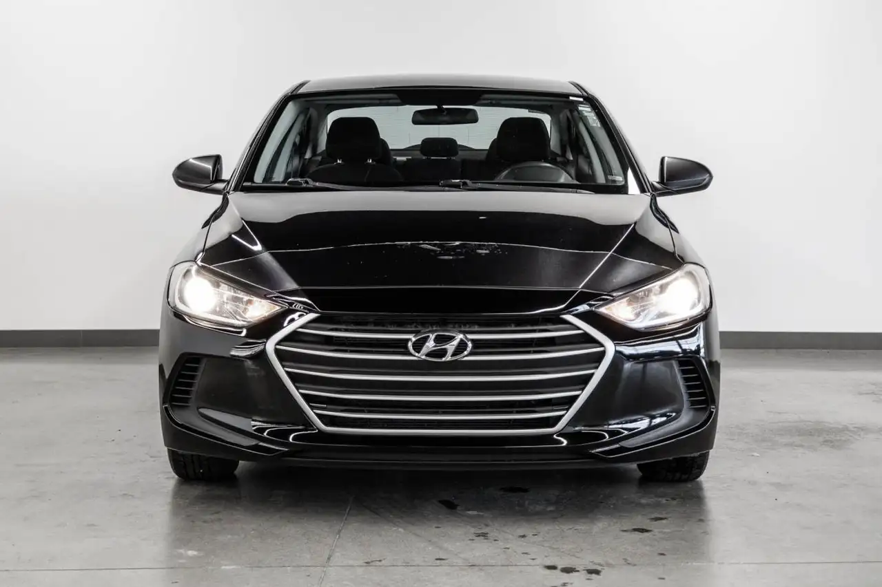 Hyundai ELANTRA снимка Hyundai ELANTRA