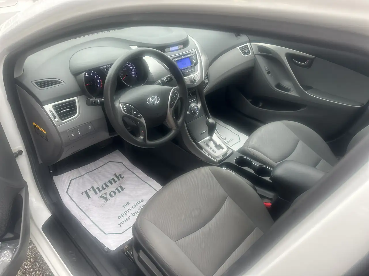 Hyundai ELANTRA снимка Hyundai ELANTRA