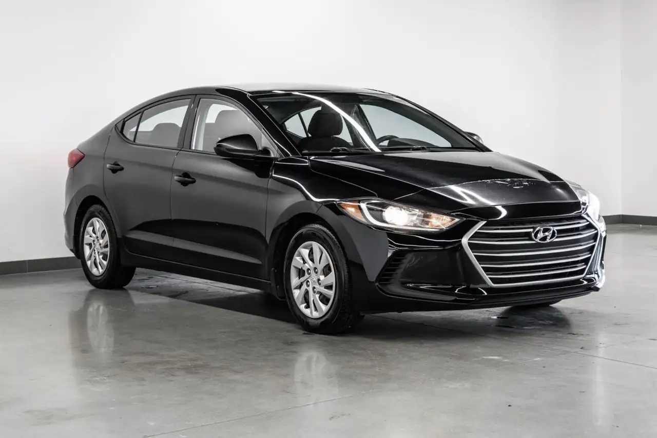 Hyundai ELANTRA снимка Hyundai ELANTRA