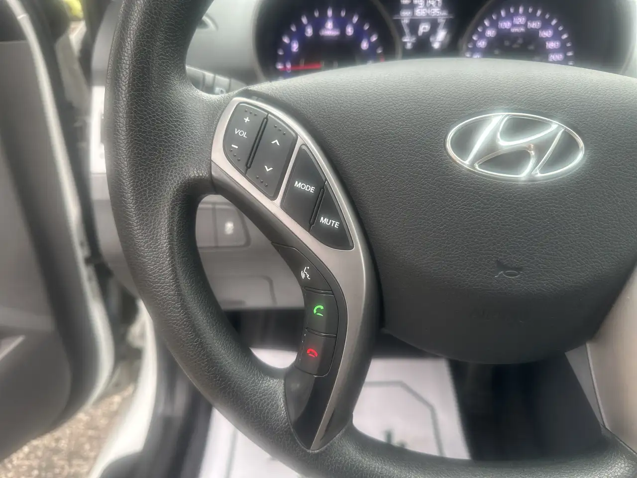 Hyundai ELANTRA снимка Hyundai ELANTRA