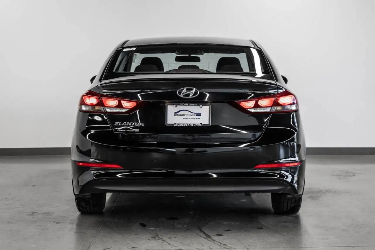 Hyundai ELANTRA снимка Hyundai ELANTRA