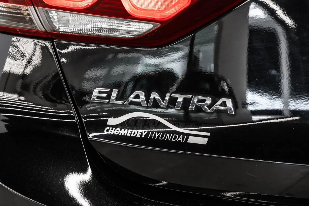 Hyundai ELANTRA снимка Hyundai ELANTRA