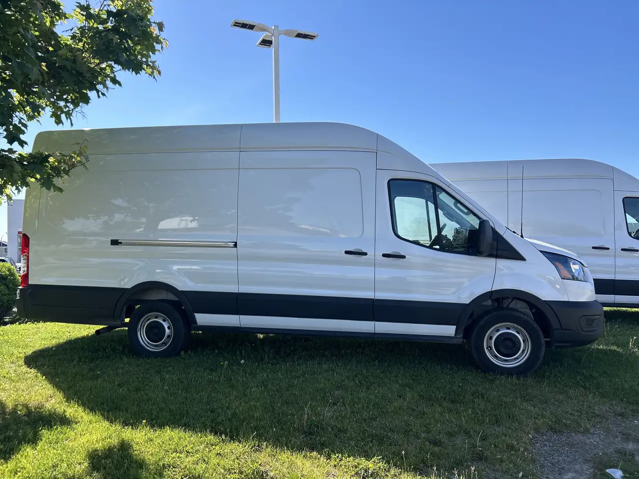 Ford Transit Cargo Van снимка Ford Transit Cargo Van