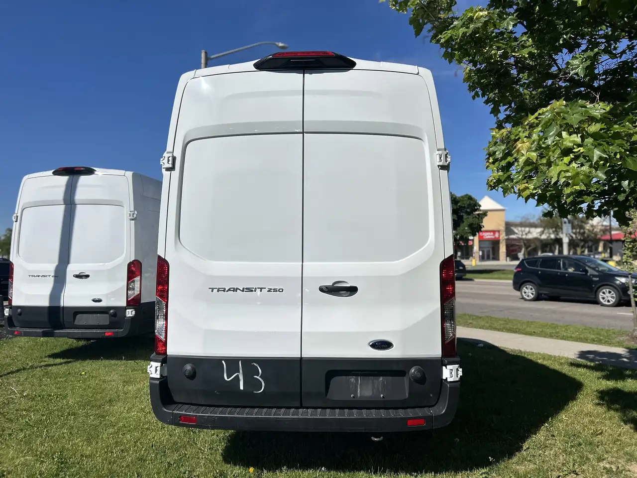 Ford Transit Cargo Van снимка Ford Transit Cargo Van