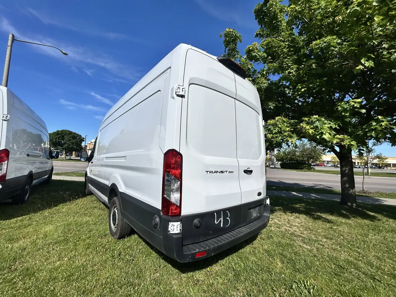 Ford Transit Cargo Van снимка Ford Transit Cargo Van