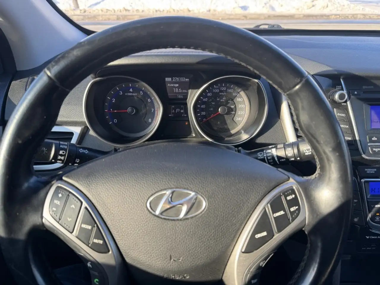 Hyundai ELANTRA снимка Hyundai ELANTRA