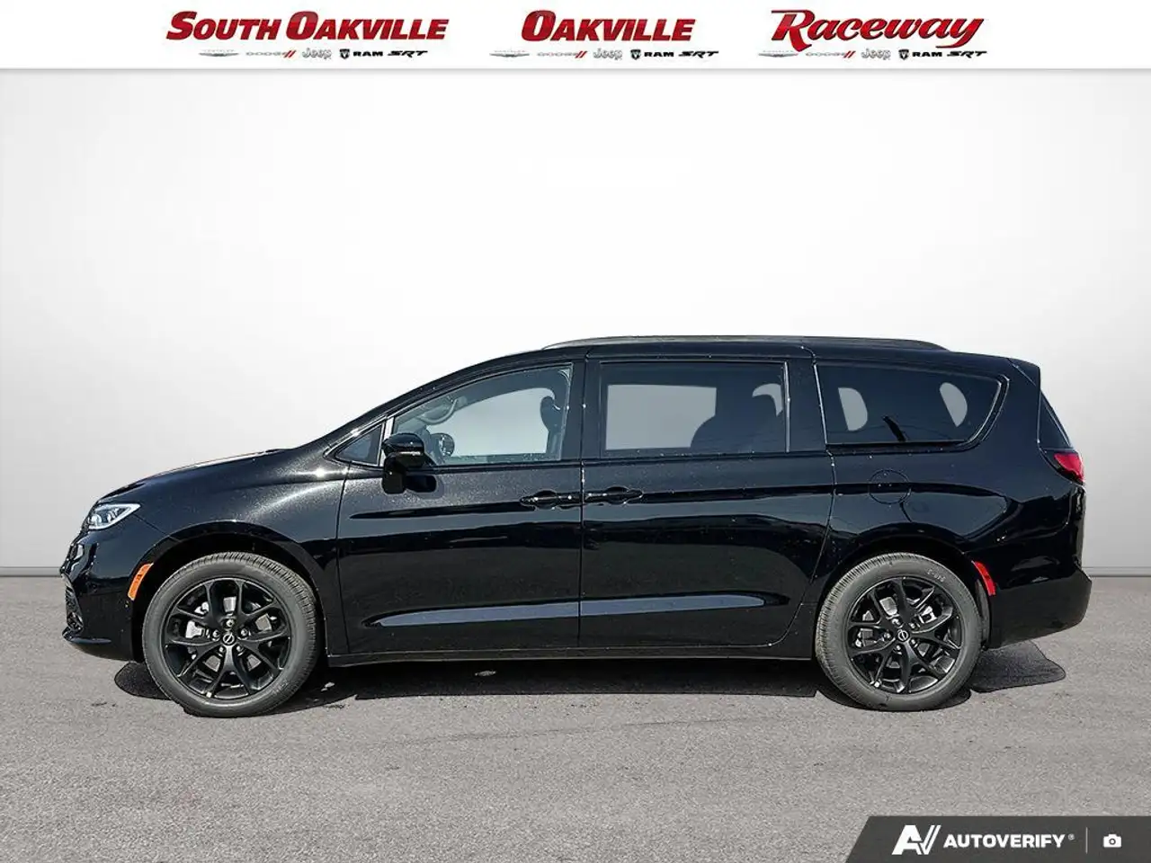 Chrysler Pacifica photo Chrysler Pacifica