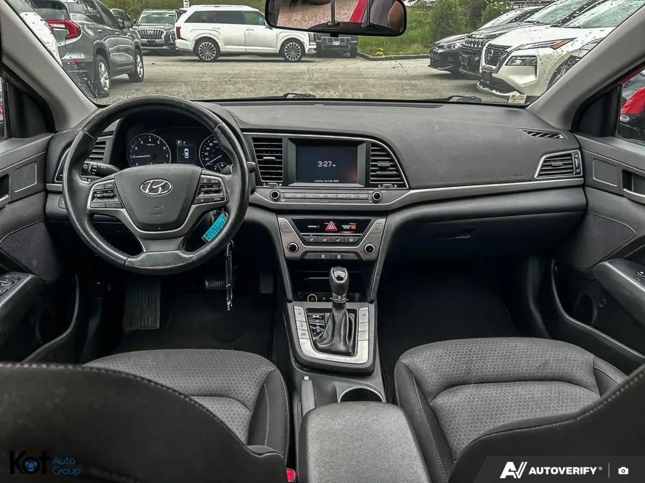 Hyundai ELANTRA снимка Hyundai ELANTRA