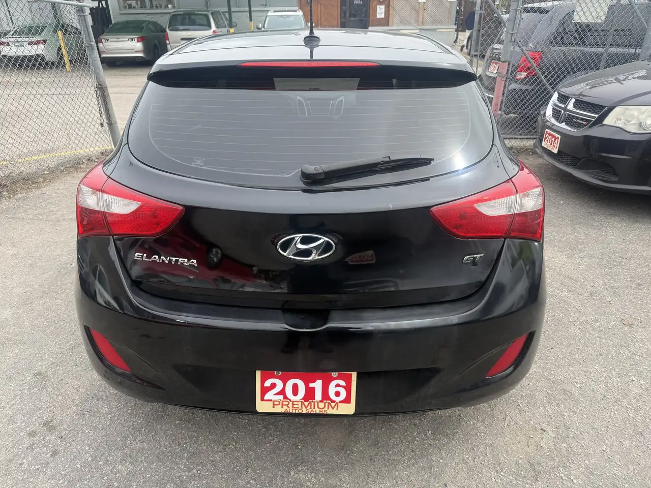 Hyundai ELANTRA снимка Hyundai ELANTRA
