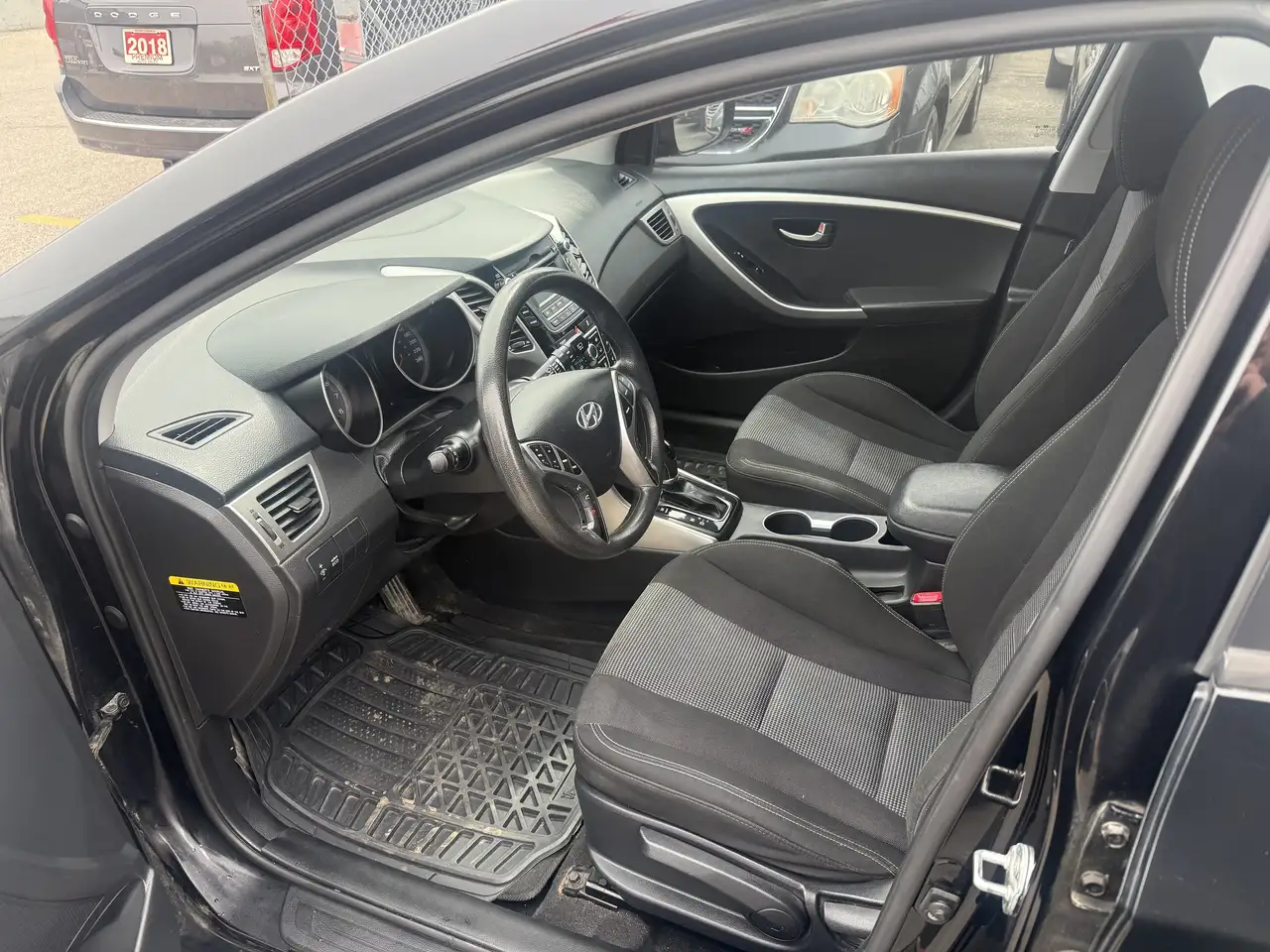 Hyundai ELANTRA снимка Hyundai ELANTRA