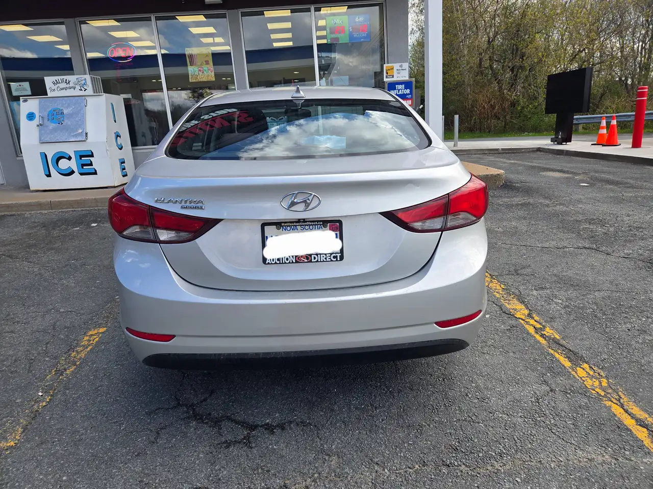 Hyundai ELANTRA photo Hyundai ELANTRA