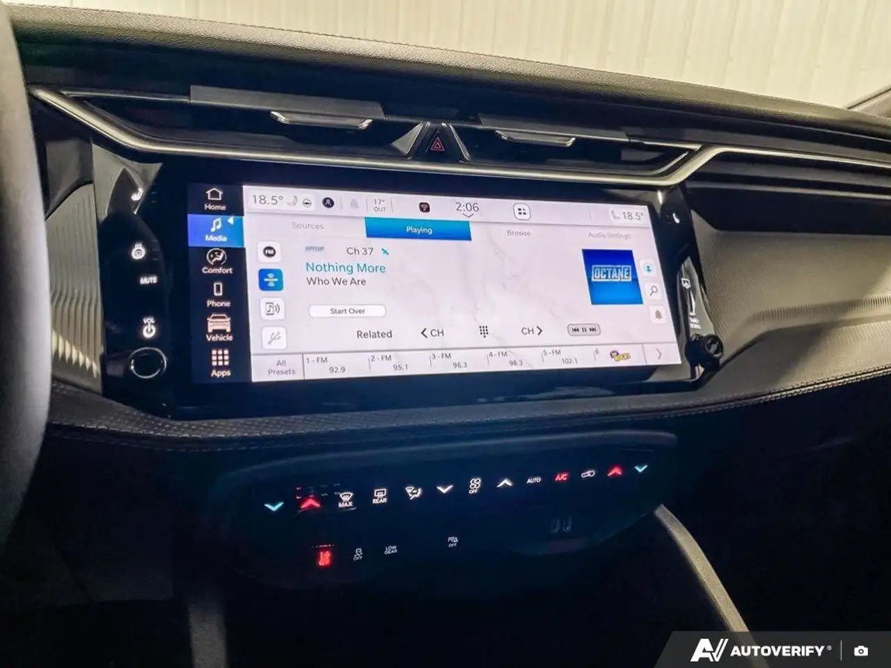 Jeep Cherokee photo Jeep Cherokee