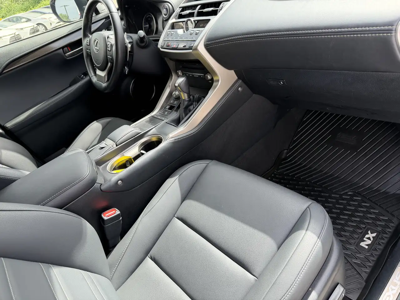 Lexus NX fotografie Lexus NX