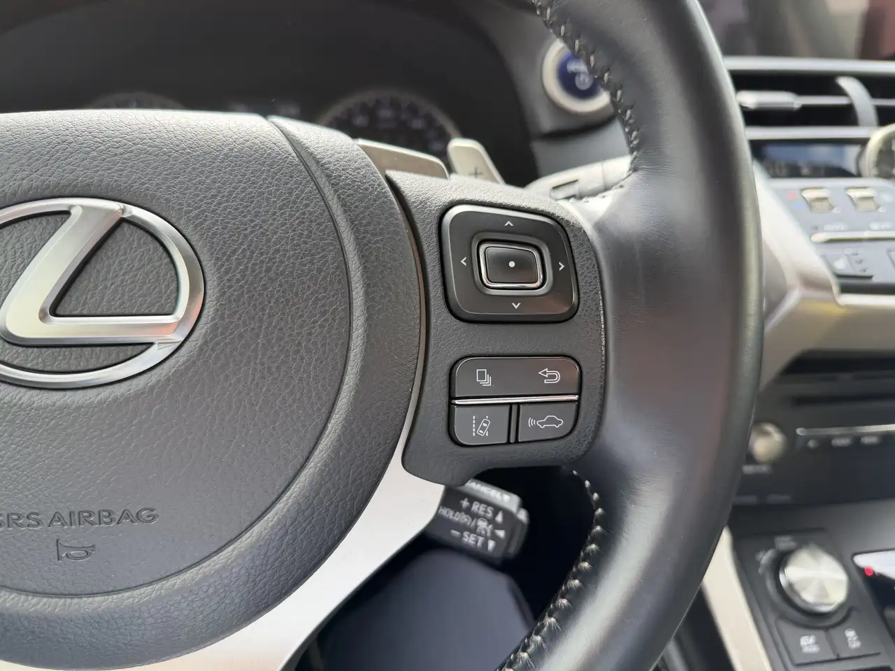 Lexus NX fotografie Lexus NX