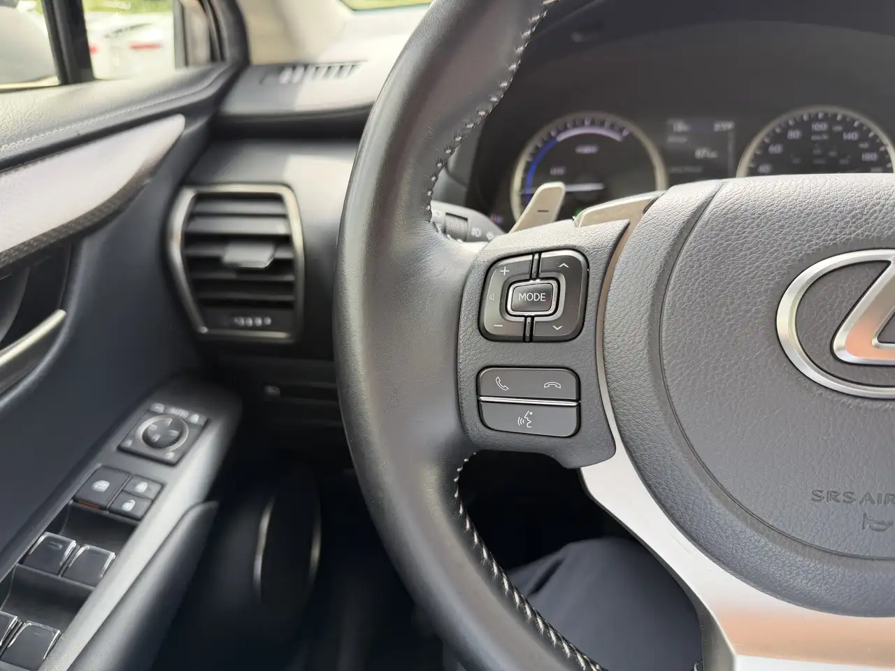 Lexus NX fotografie Lexus NX