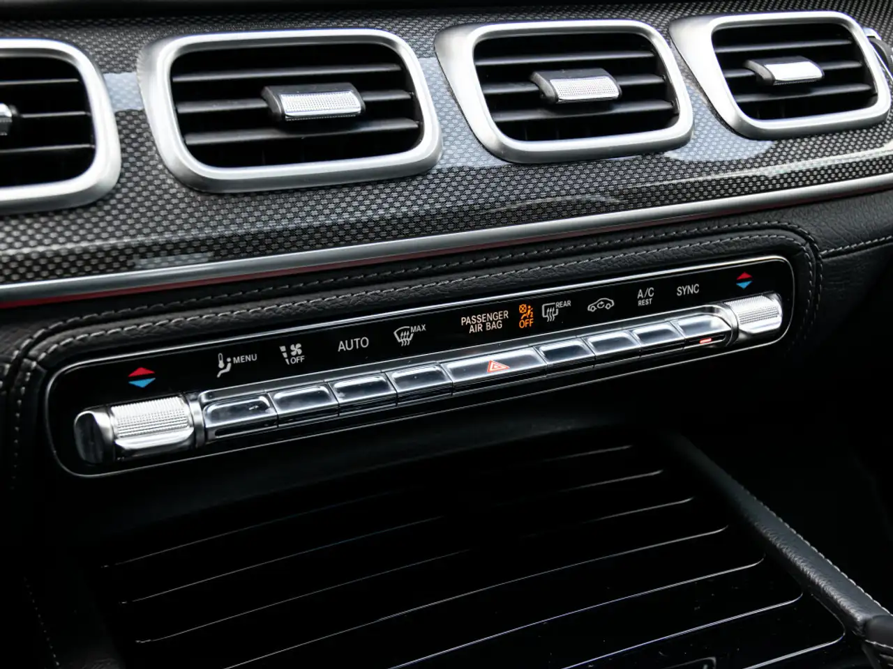 Mercedes-Benz GLE снимка Mercedes-Benz GLE