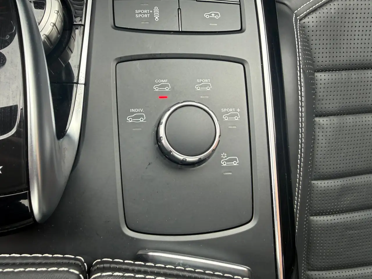 Mercedes-Benz GLE снимка Mercedes-Benz GLE