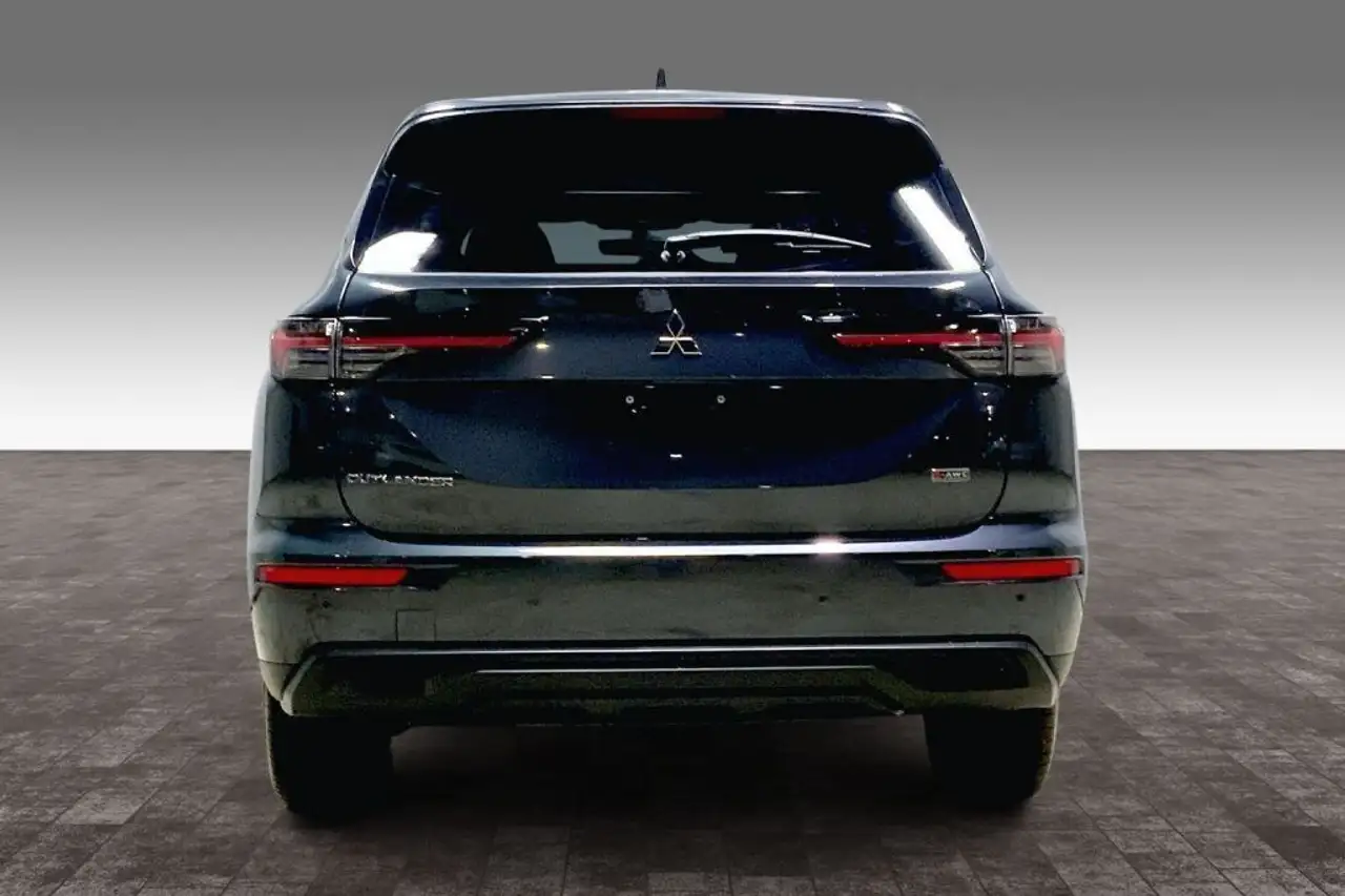 Mitsubishi Outlander photo Mitsubishi Outlander