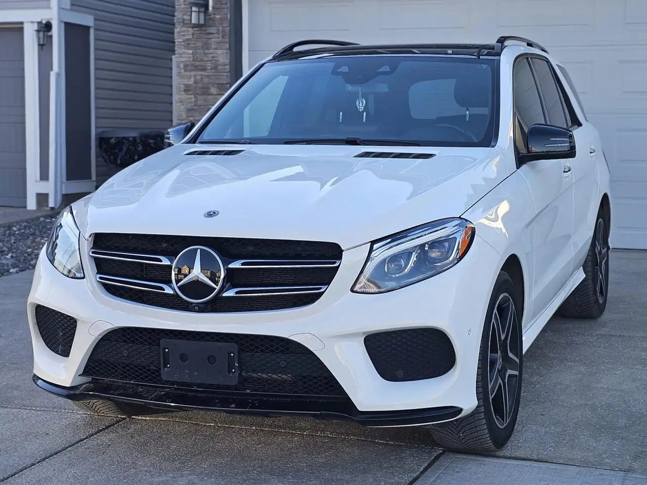 Mercedes-Benz GLE снимка Mercedes-Benz GLE