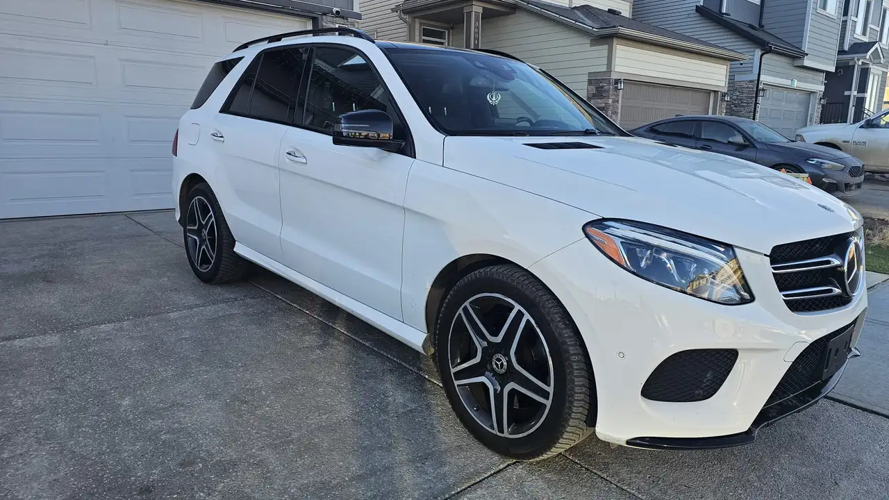 Mercedes-Benz GLE снимка Mercedes-Benz GLE