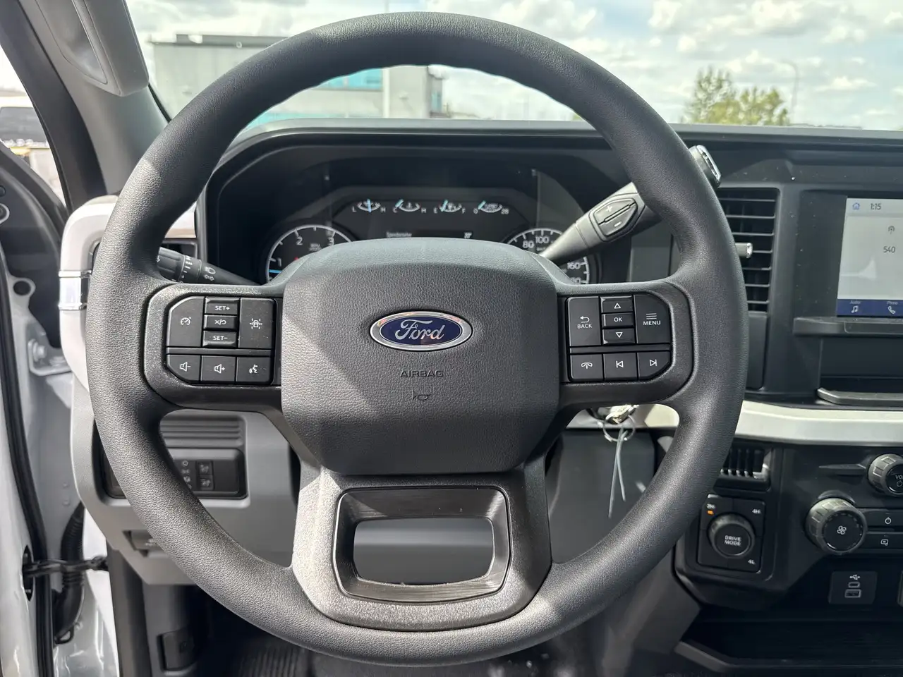 Ford F-550 Super Duty photo Ford F-550 Super Duty