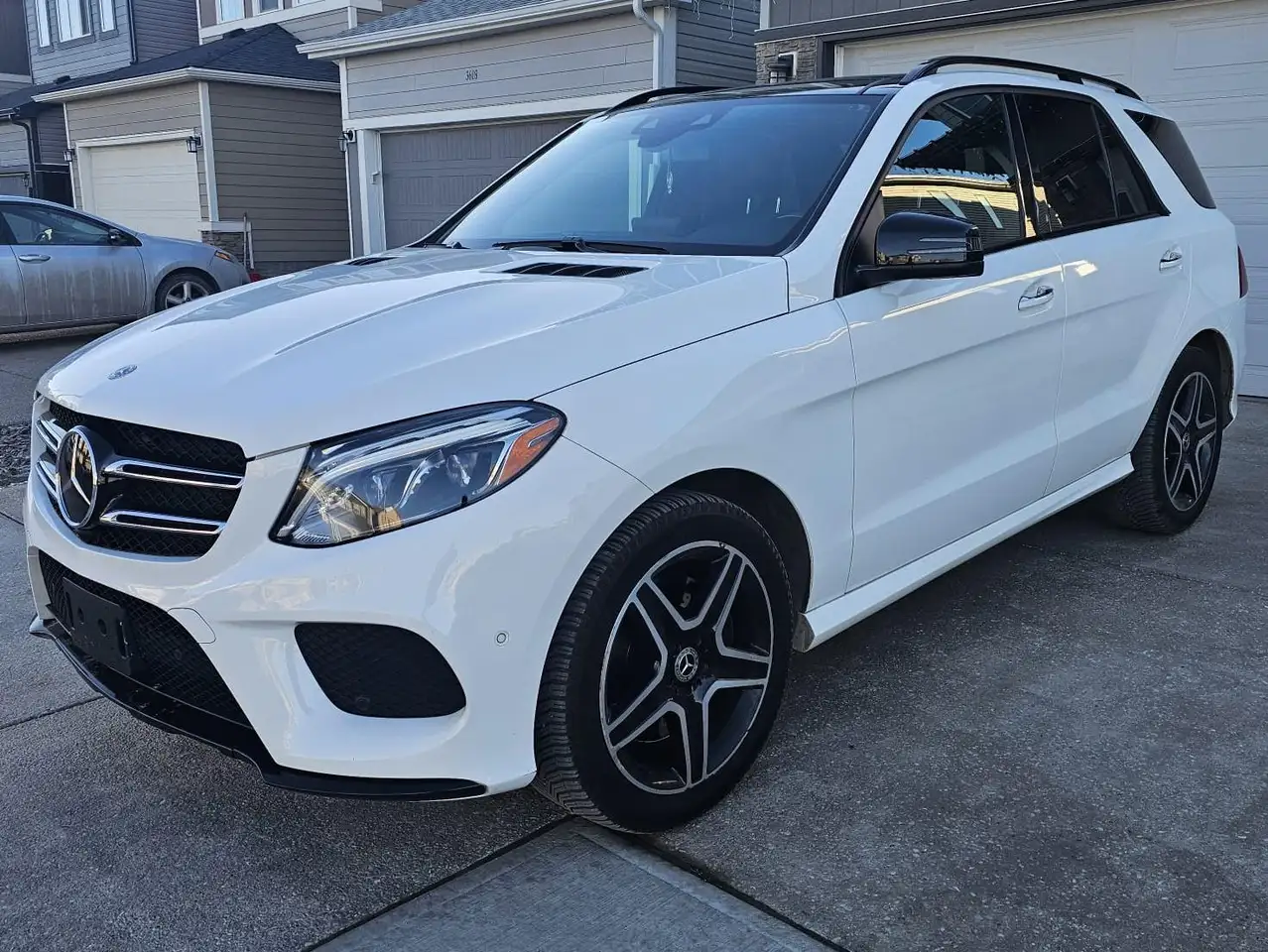Mercedes-Benz GLE снимка Mercedes-Benz GLE
