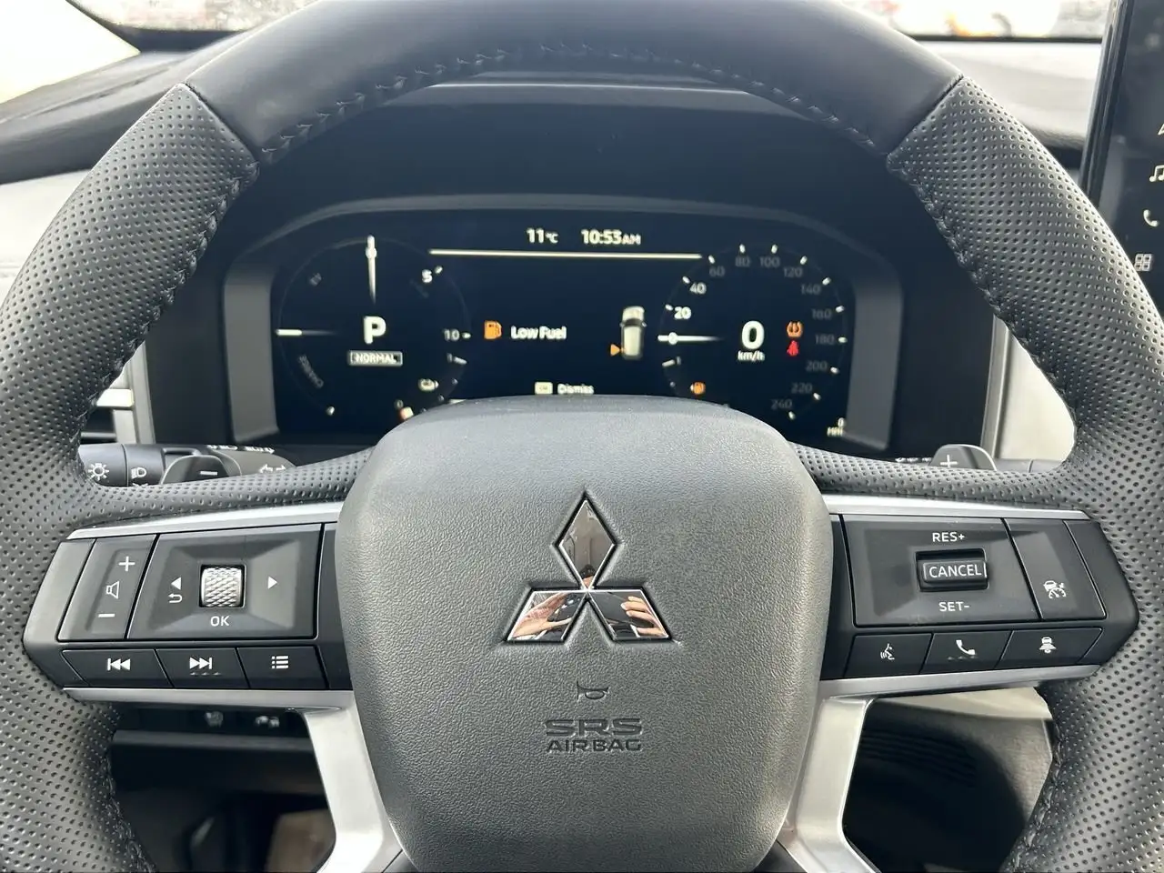 Mitsubishi Outlander снимка Mitsubishi Outlander