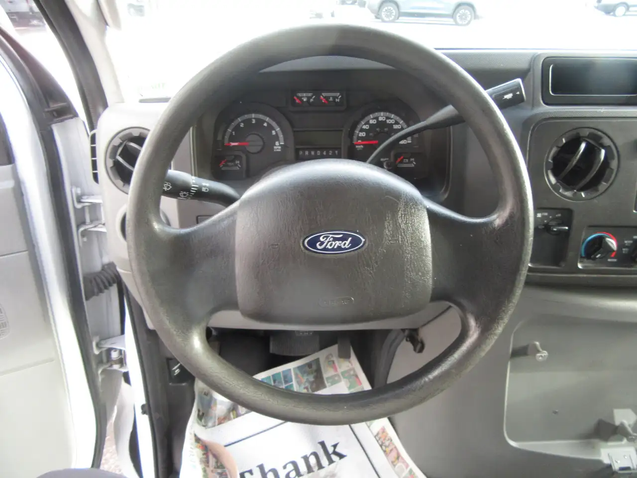 Ford E-450 Super Duty DRW снимка Ford E-450 Super Duty DRW