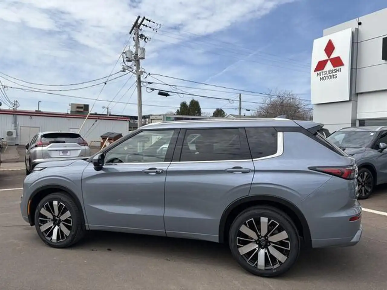 Mitsubishi Outlander photo Mitsubishi Outlander
