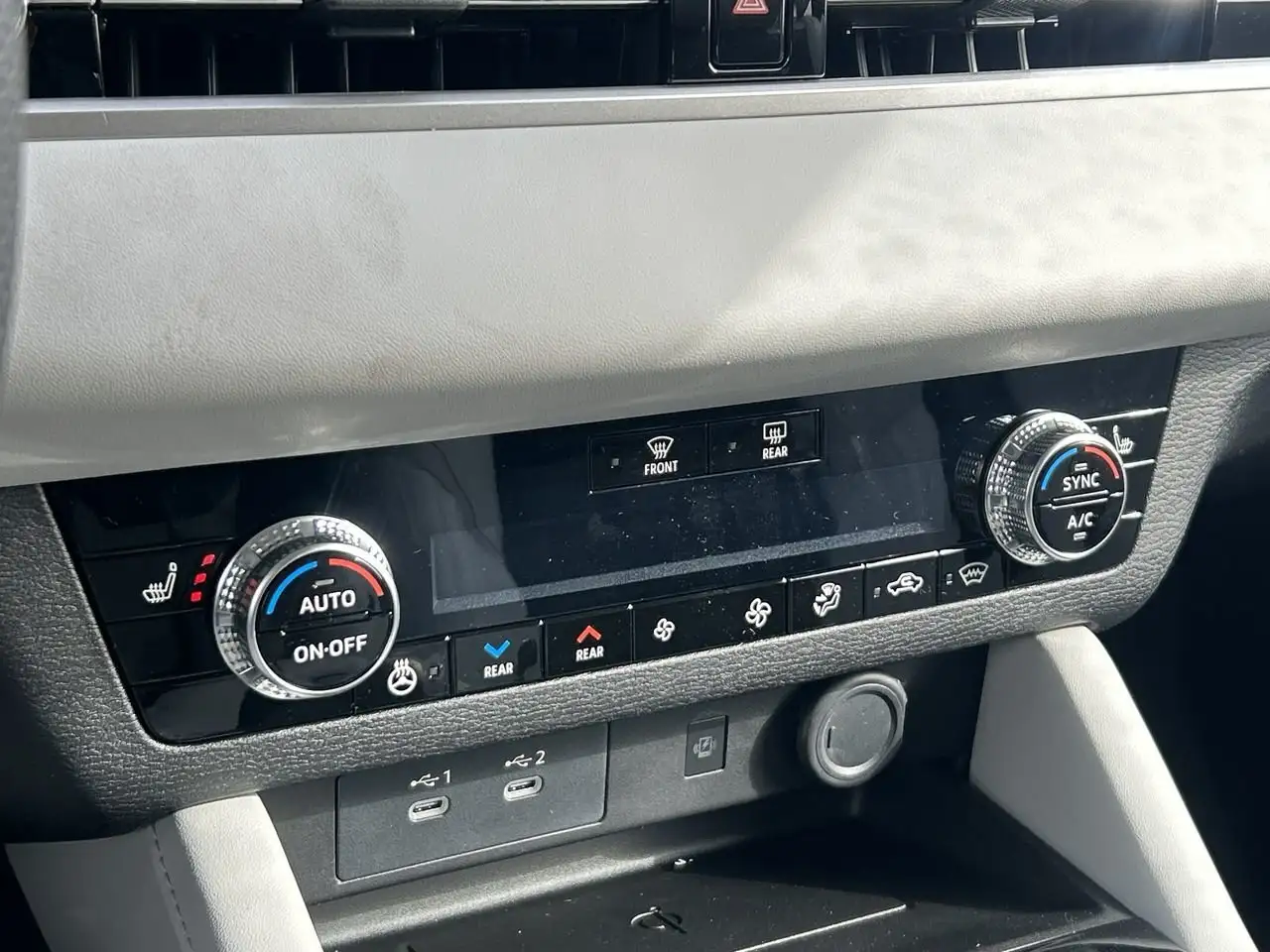 Mitsubishi Outlander снимка Mitsubishi Outlander