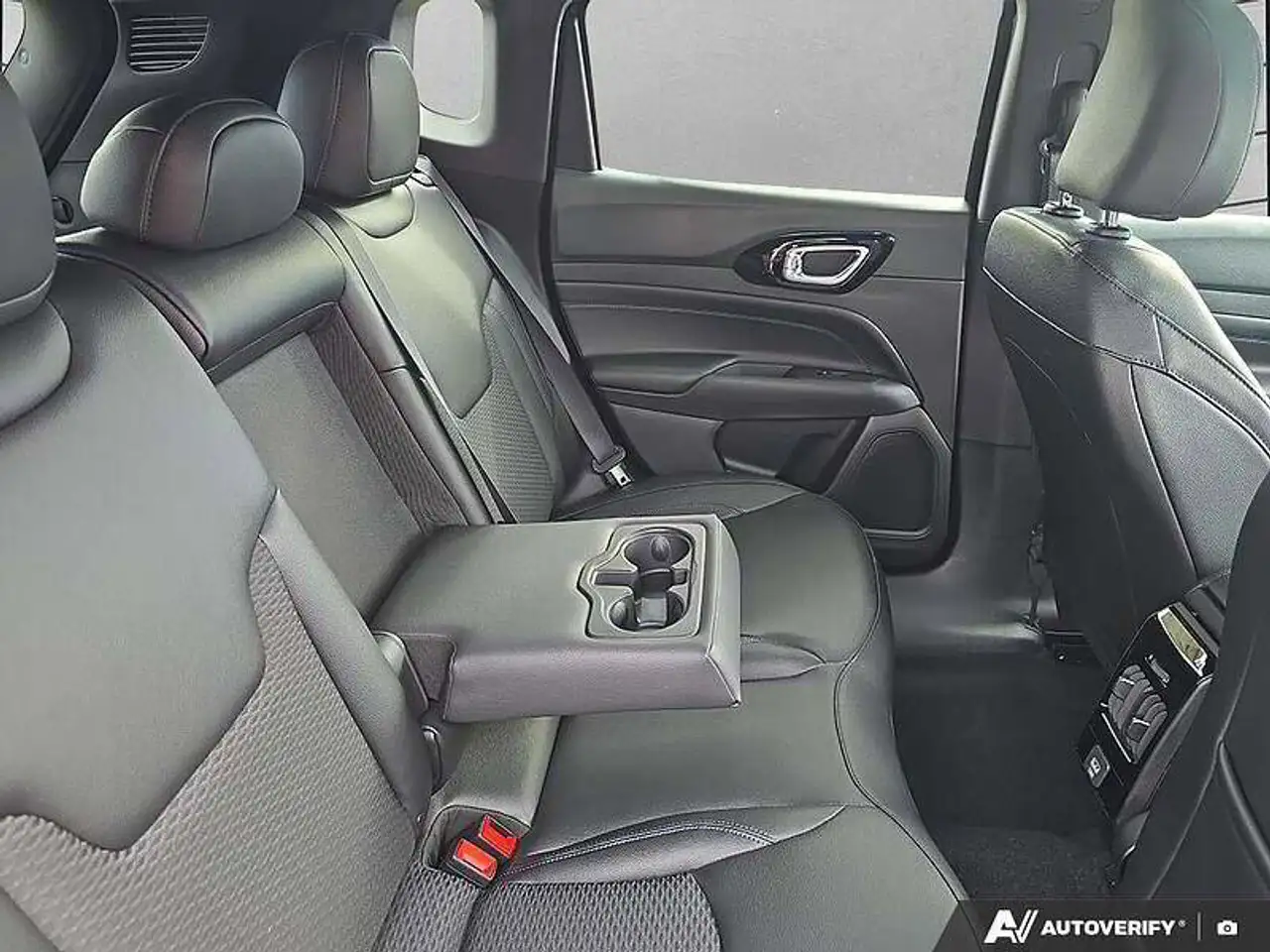 Jeep Compass снимка Jeep Compass