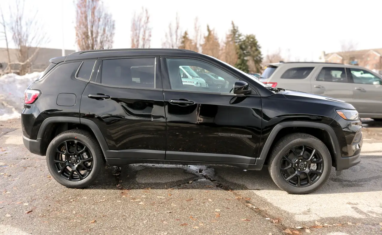 Jeep Compass photo Jeep Compass