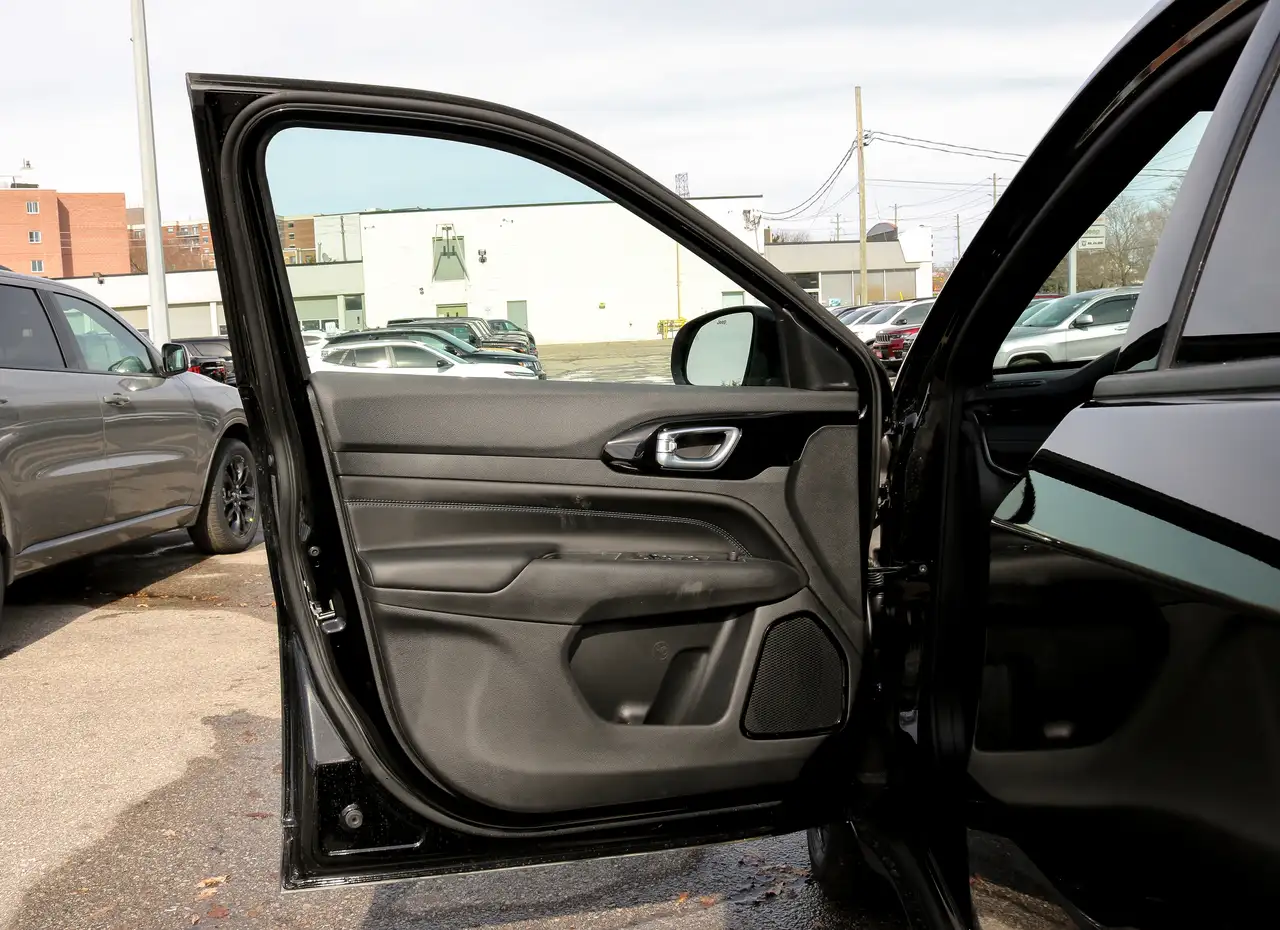 Jeep Compass photo Jeep Compass