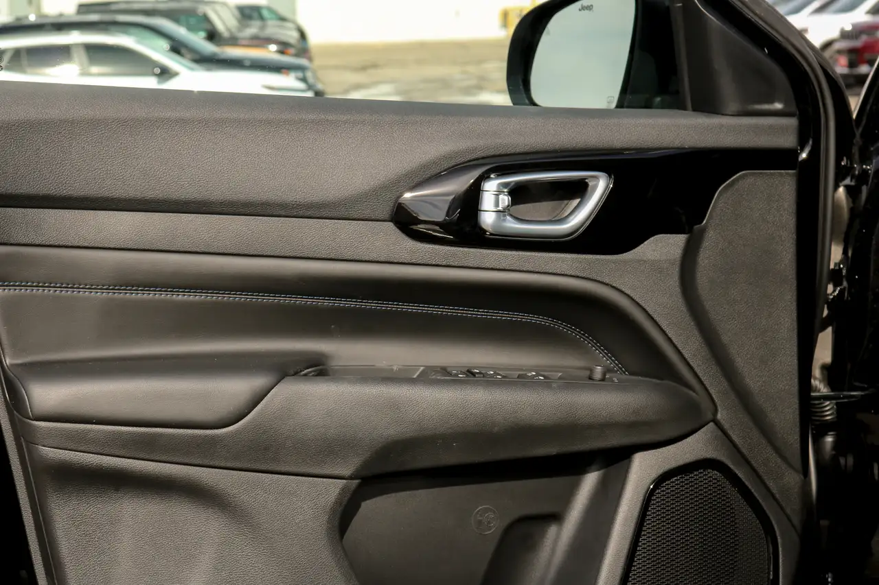 Jeep Compass photo Jeep Compass