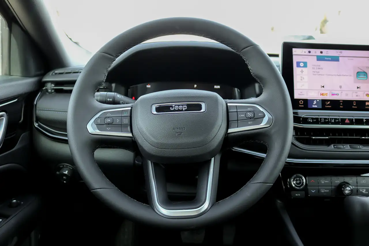 Jeep Compass photo Jeep Compass