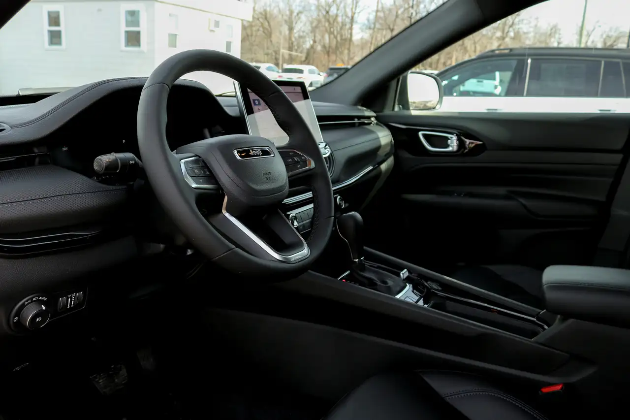 Jeep Compass photo Jeep Compass