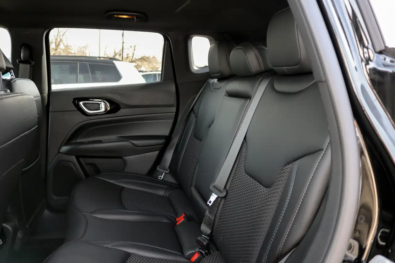 Jeep Compass photo Jeep Compass